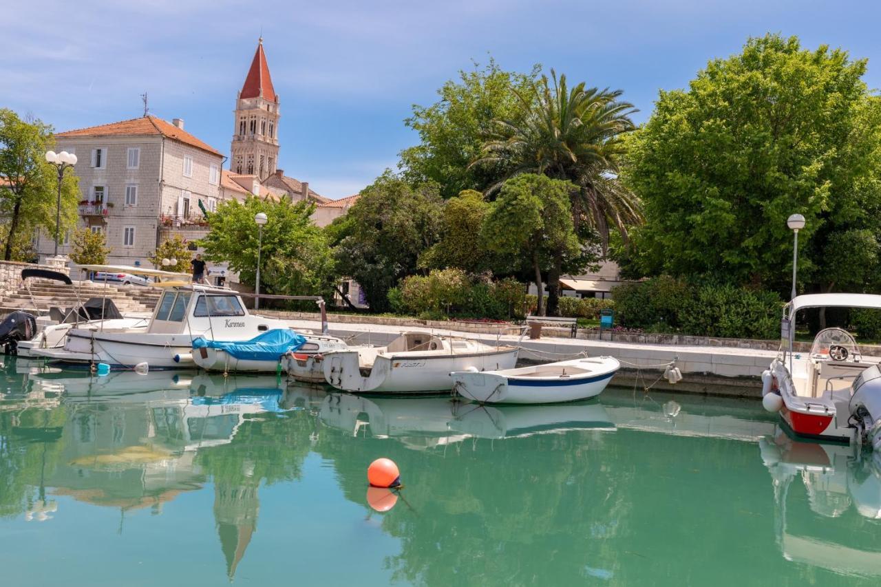 Apartments And Rooms Misic Trogir Zewnętrze zdjęcie