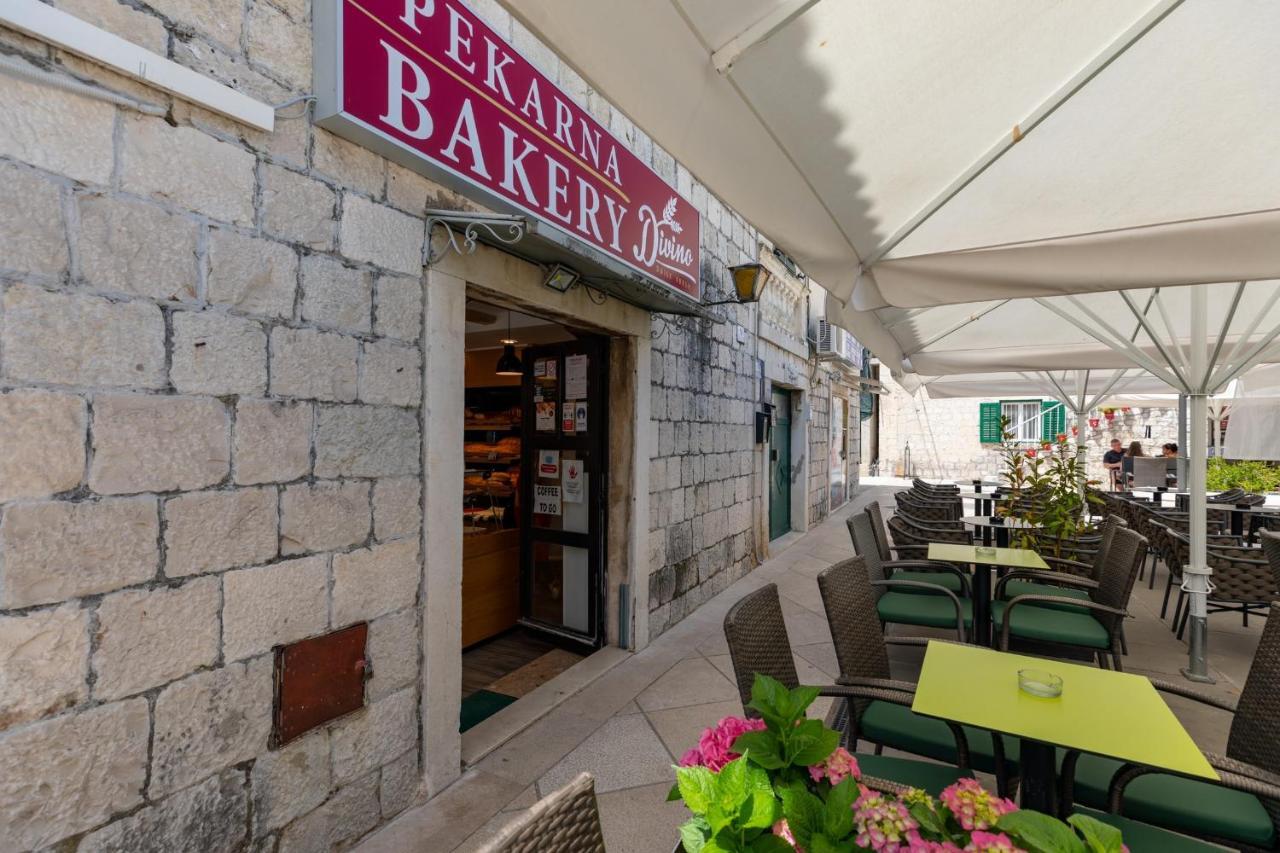 Apartments And Rooms Misic Trogir Zewnętrze zdjęcie
