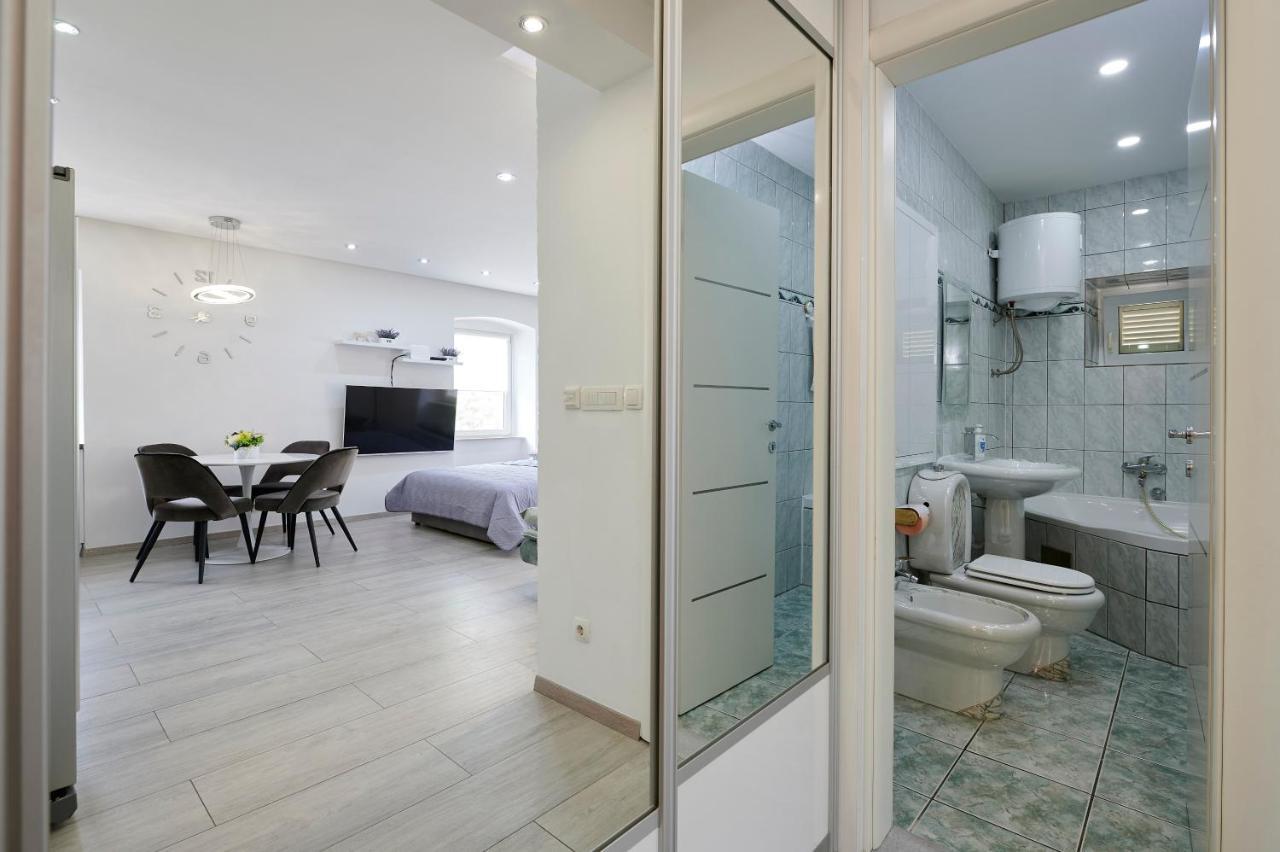 Apartments And Rooms Misic Trogir Zewnętrze zdjęcie