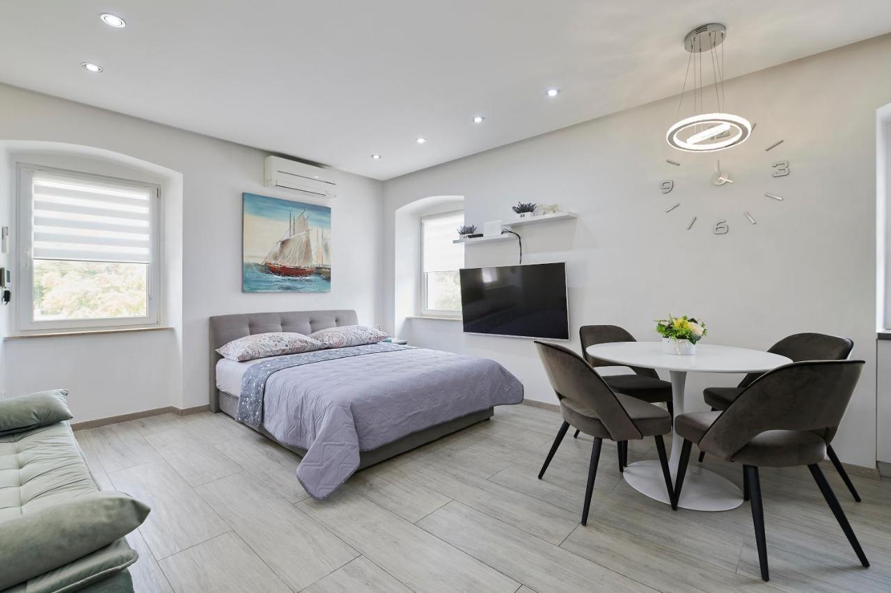 Apartments And Rooms Misic Trogir Zewnętrze zdjęcie