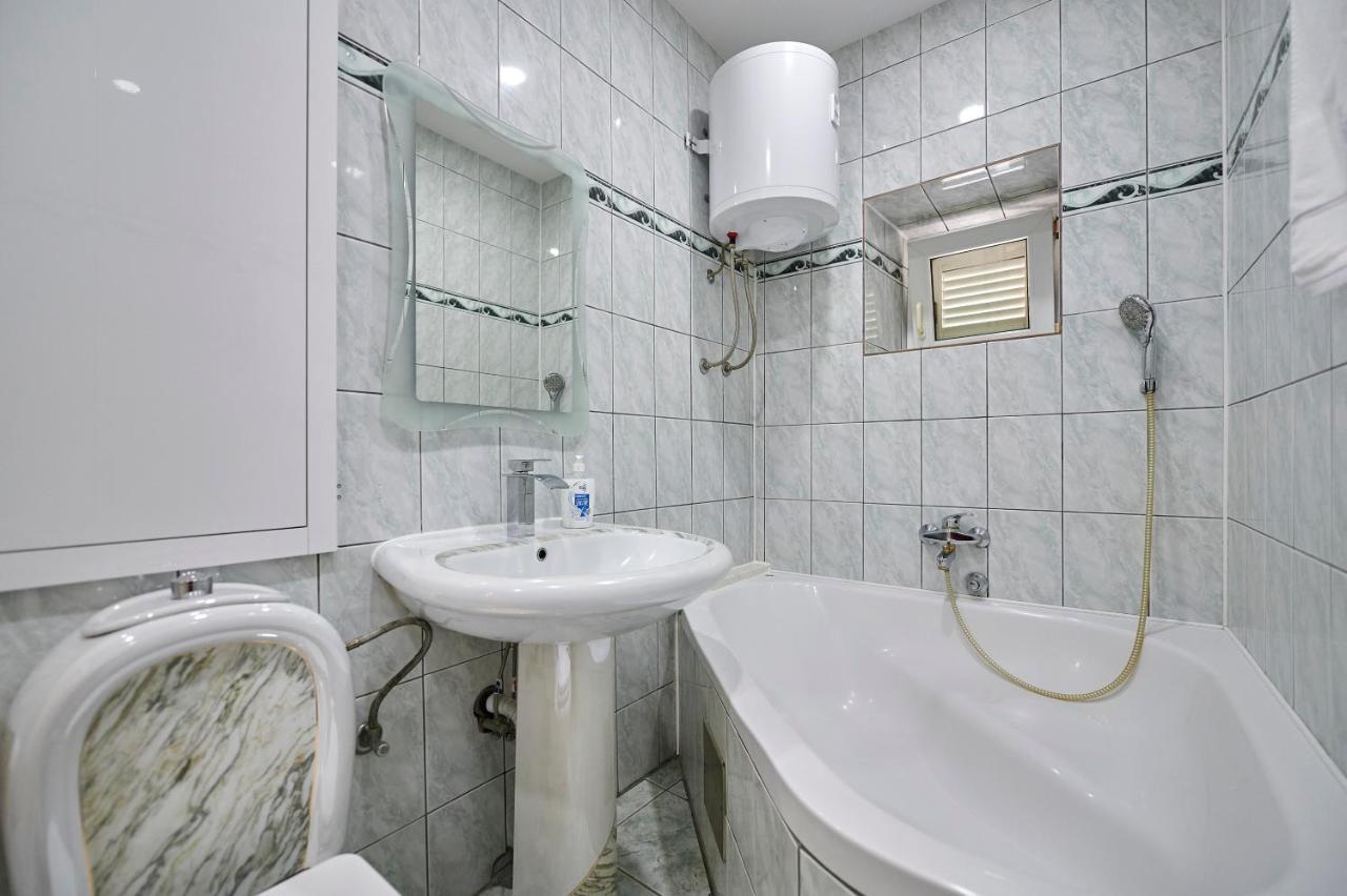 Apartments And Rooms Misic Trogir Zewnętrze zdjęcie